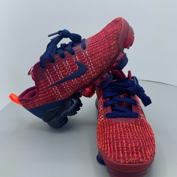 noble red vapormax flyknit 3